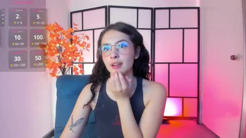 Snapshot of sam_pay chatting on October 1, 2025, 12:33 pm Sam online show from October 1, 2025, 12:33 pm