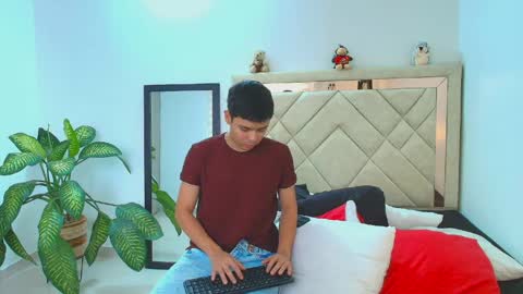 Snapshot of sam_tnt9 chatting on April 8, 2026, 7:47 pm sam_tnt9 online show from April 8, 2026, 7:47 pm