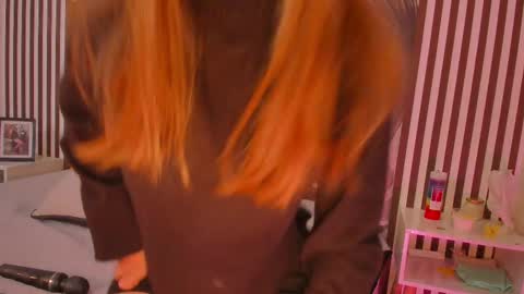 Snapshot of samaantha_white_ chatting on September 20, 2025, 11:44 am Samaantha online show from September 20, 2025, 11:44 am