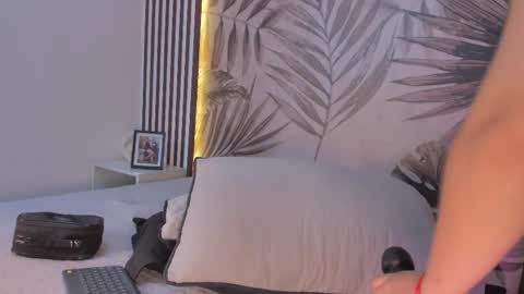 Snapshot of samaantha_white_ chatting on September 24, 2025, 11:57 am Samaantha online show from September 24, 2025, 11:57 am