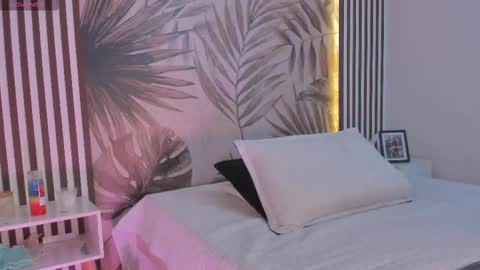 Snapshot of samaantha_white_ chatting on October 7, 2025, 11:51 am Samaantha online show from October 7, 2025, 11:51 am