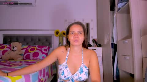 Snapshot of samanta_65 chatting on April 20, 2026, 4:37 am carolina online show from April 20, 2026, 4:37 am