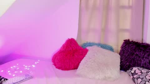 Samanta online show from March 5, 2025, 8:53 pm