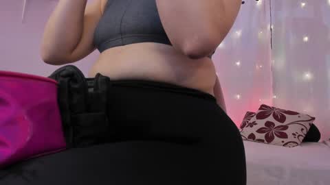 Snapshot of samanta_roberts1 chatting on December 7, 2024, 1:18 pm Samanta online show from December 7, 2024, 1:18 pm