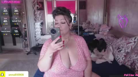 Snapshot of samanta_shy chatting on October 15, 2025, 9:53 am Marry online show from October 15, 2025, 9:53 am