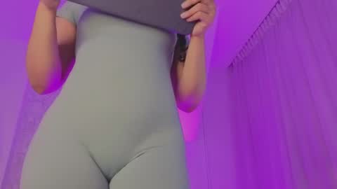 Snapshot of samanta_william chatting on October 21, 2025, 3:18 am samanta online show from October 21, 2025, 3:18 am