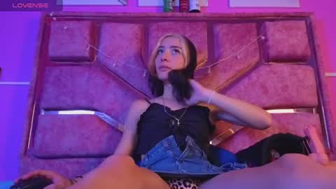 samantaa_liov online show from June 17, 2026, 7:48 pm