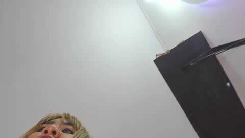 Snapshot of samantaasm chatting on October 17, 2025, 10:23 pm samantaasm online show from October 17, 2025, 10:23 pm