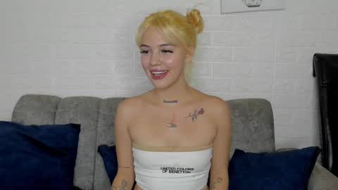 samantha_browwnn online show from January 27, 2025, 1:05 am