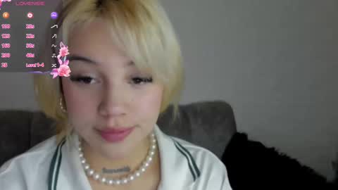 samantha_browwnn online show from February 17, 2025, 8:26 pm