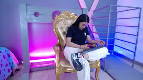  Aiko  Samantha  online show from January 8, 2025, 3:40 am