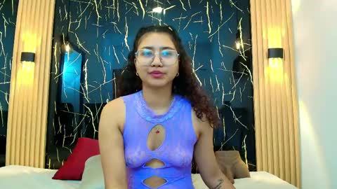 Snapshot of samantha_fox8 chatting on May 1, 2026, 11:26 am online show from May 1, 2026, 11:26 am