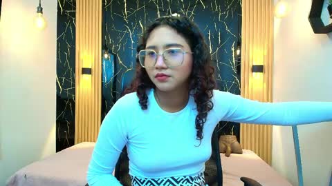 Snapshot of samantha_fox8 chatting on May 5, 2026, 11:07 am online show from May 5, 2026, 11:07 am