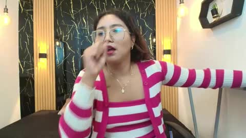 Snapshot of samantha_fox8 chatting on May 19, 2026, 10:54 am online show from May 19, 2026, 10:54 am