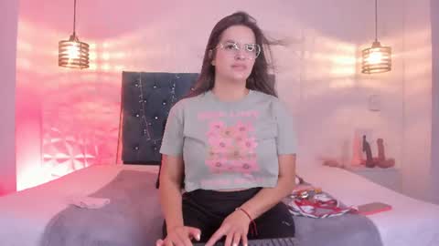 samantha_foxyy online show from June 29, 2026, 11:21 am