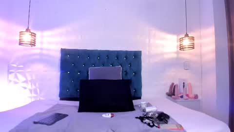 samantha_foxyy online show from July 15, 2026, 10:53 am