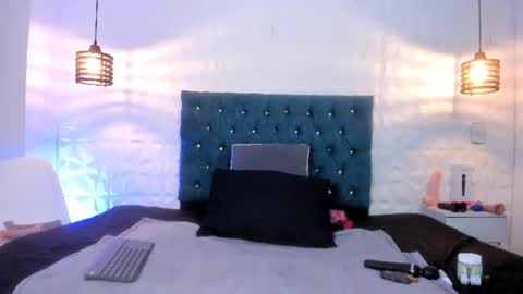 samantha_foxyy online show from July 28, 2026, 2:13 pm