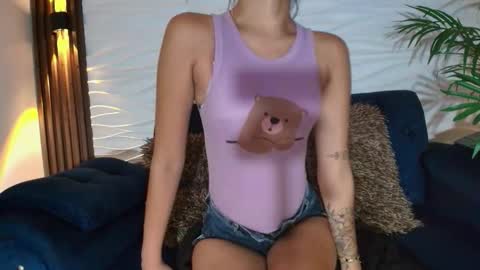 samantha_hott01 online show from November 1, 2025, 11:34 am