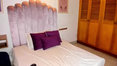 samantha_lux_ online show from January 19, 2026, 10:19 am