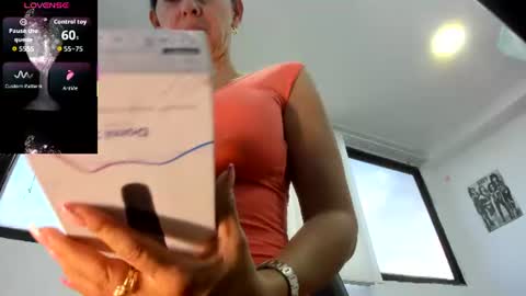 samantha_milfs online show from June 24, 2026, 11:20 am