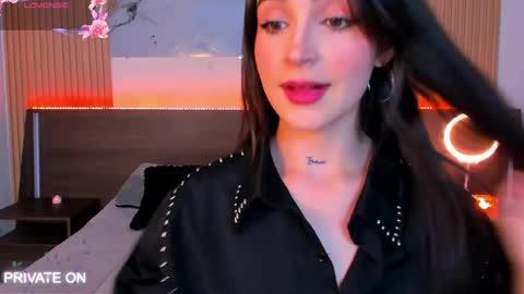 samantha_moons online show from May 7, 2026, 1:33 am