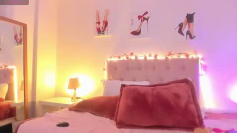 Snapshot of samantha_spike chatting on June 11, 2026, 12:32 am Samantha online show from June 11, 2026, 12:32 am