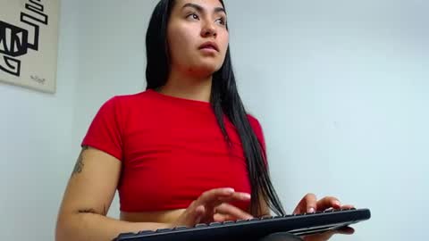 samantha_vaker online show from June 17, 2026, 9:16 pm