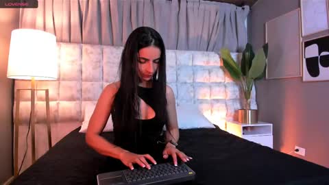 Snapshot of samantha_velle chatting on April 25, 2026, 2:03 pm samantha_velle online show from April 25, 2026, 2:03 pm