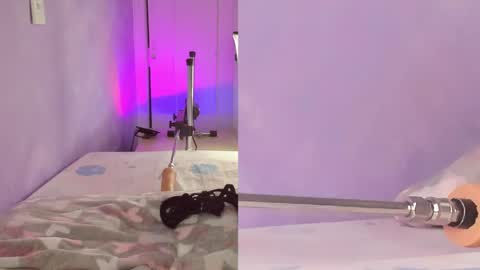 samantha_zc8 online show from May 6, 2026, 10:53 am