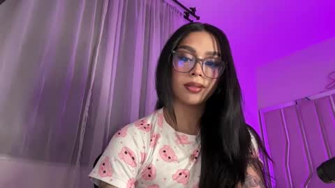 Snapshot of samanthabernardo_ chatting on April 19, 2026, 5:18 am Samantha Bernardo online show from April 19, 2026, 5:18 am