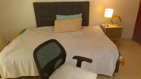 samanthachop online show from April 20, 2026, 1:36 pm