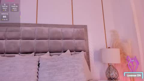 Snapshot of samanthaclay chatting on September 14, 2025, 8:19 pm   online show from September 14, 2025, 8:19 pm