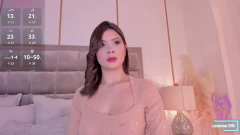 Snapshot of samanthaclay chatting on September 15, 2025, 7:47 pm   online show from September 15, 2025, 7:47 pm