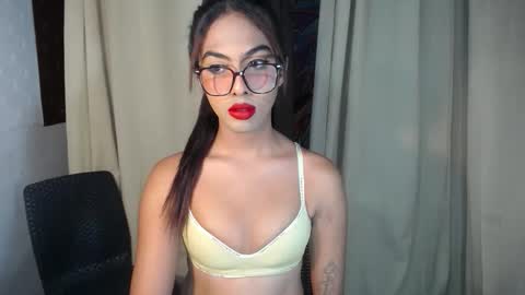 Snapshot of samanthag_17 chatting on February 9, 2026, 6:23 pm Samantha online show from February 9, 2026, 6:23 pm