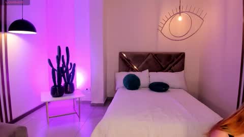 Snapshot of samanthaklein_ chatting on October 20, 2025, 12:22 am Samantha Klein online show from October 20, 2025, 12:22 am