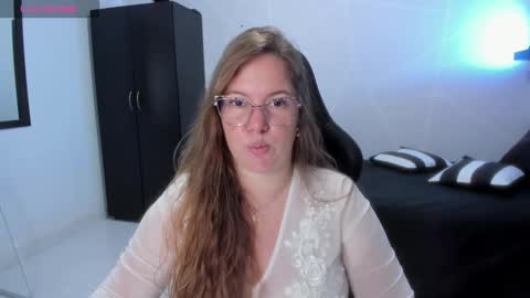 Samantha samy online show from November 2, 2025, 11:40 pm