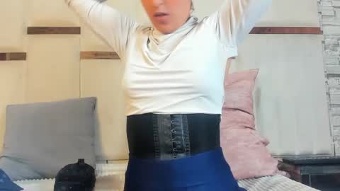 Snapshot of samanthamoonsx chatting on June 23, 2026, 7:01 pm Samantha online show from June 23, 2026, 7:01 pm