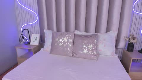 Alejandra  online show from September 27, 2025, 12:54 pm