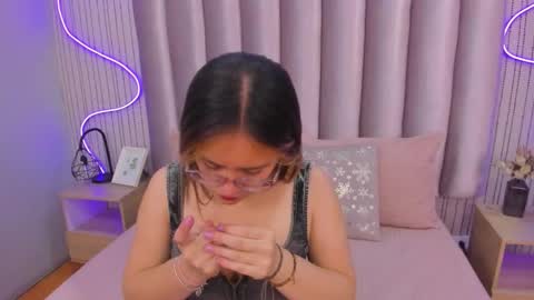 Alejandra  online show from November 14, 2025, 12:04 pm