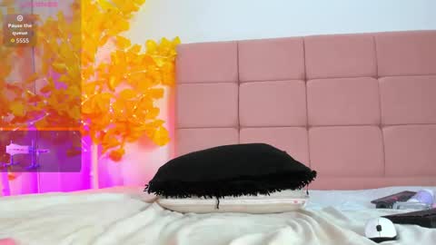 samanttha01 online show from March 7, 2026, 7:33 pm