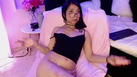 Snapshot of samara_glow chatting on March 8, 2026, 2:04 am Samara online show from March 8, 2026, 2:04 am