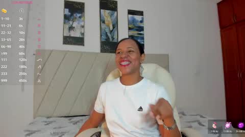 samaraa_smith1 online show from April 24, 2026, 12:07 pm