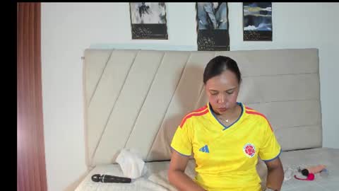 samaraa_smith1 online show from June 23, 2026, 12:14 pm