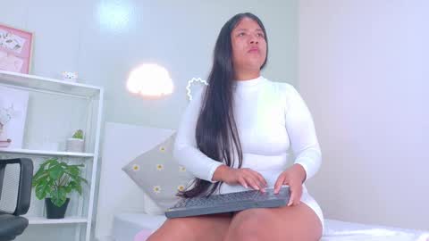 Snapshot of samaragarcia__ chatting on October 18, 2025, 11:55 am S A M A R A  online show from October 18, 2025, 11:55 am