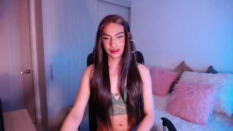 Samara Silex online show from September 25, 2025, 2:26 am