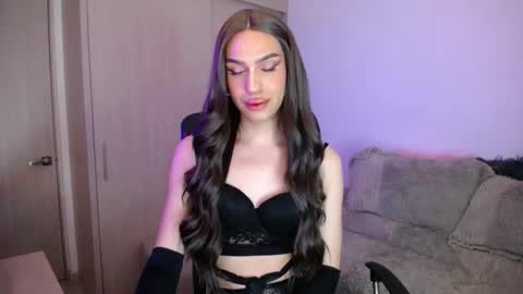 Samara Silex online show from October 15, 2025, 2:33 am