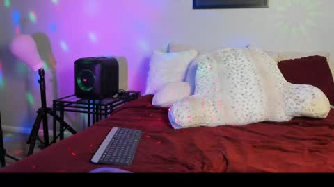 Yaya online show from January 10, 2025, 1:42 am