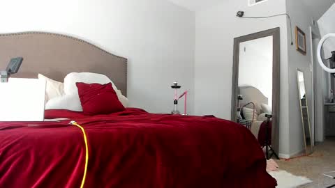 Yaya online show from September 28, 2025, 6:57 pm