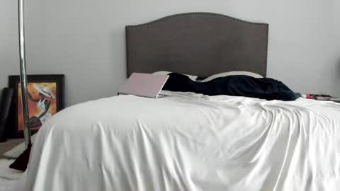 Yaya online show from October 3, 2025, 10:45 am