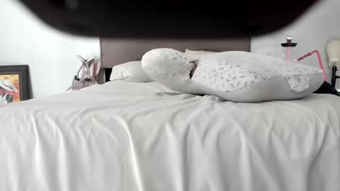 Yaya online show from October 4, 2025, 6:50 pm